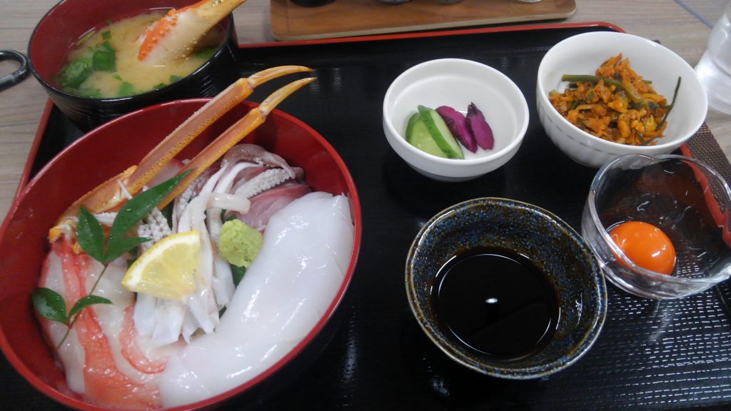 地元のお食事処で地元のお魚を頂きました! 季節の魚を食べるのも重要ですよね。
